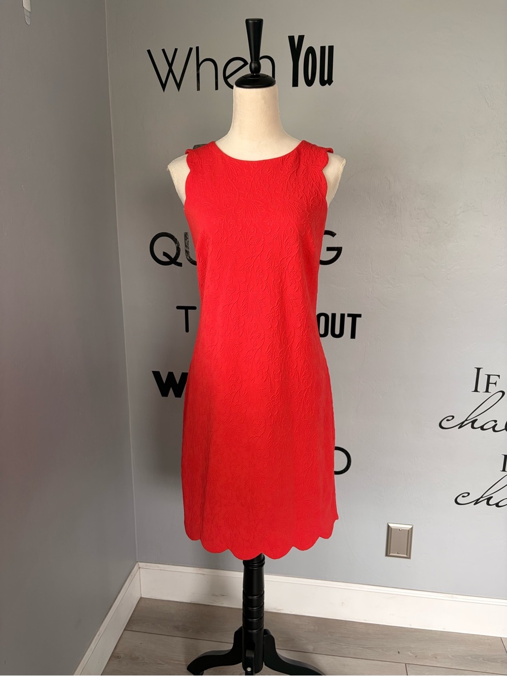 Anne Klein Red/ Coral Sleeveless Scallop-Hem Dress Size M